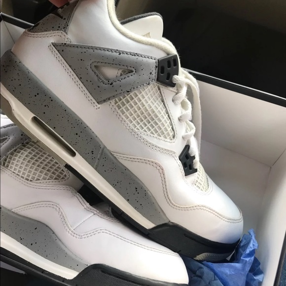 Jordan 4s - Picture 4 of 5